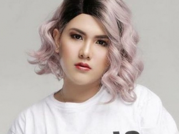 Evelin Nada Anjani Bela Iis Dahlia Yang Kena Body Shaming Karena Kumis