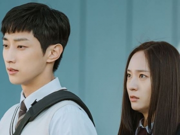 Makin Dekat, Gemasnya Jinyoung B1A4 Syok Bersentuhan dengan Krystal di 'Police University'