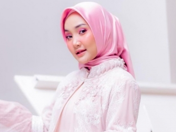 Lulus Kuliah, Fatin Shidqia Langsung Disinggung Soal Jodoh oleh Sang Ibunda