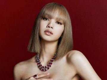 Semua Tergila-Gila, Fanboy Asal China Pampang Promo Debut Solo Lisa di Gedung Pencakar Langit