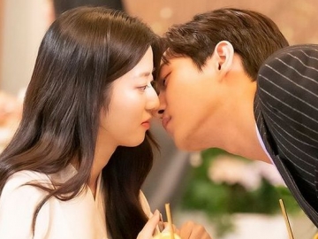  Kim Hyun Soo Bicara Adegan Ciuman di 'Penthouse' dan Ingin Jajal Romcom Bareng Kim Young Dae