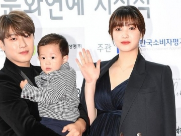 Yulhee Eks Laboum Pede Pamer Stretch Mark Usai Lahirkan 3 Anak