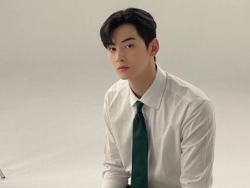 Indonesia Banget, Cha Eun Woo ASTRO Bikin Geleng-geleng Pamer Foto di Lokasi Tak Terduga