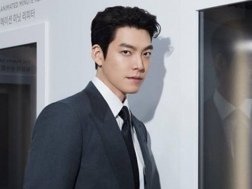 Bukan Curigai Sasaeng, Gemasnya Respons Kim Woo Bin Dapatkan SMS Nyasar