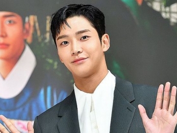 Bikin Mata Melek, Rowoon Pamer Tubuh Roti Sobek Saat Mandi di Sungai 'The King’s Affection'