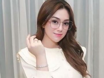   Celine Evangelista Ratapi Perceraian Dengan Stefan William