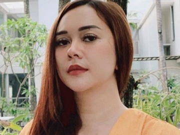  Alumni Pesantren, Aura Kasih Tobat Pajang Foto Bikini Seksi