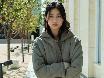 Jung Ho Yeon Ungkap Transisinya Sebagai Model ke Aktris Hingga Beri Pujian ke Oh Young Soo