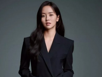 Kim So Hyun Banjir Pujian Netter Usai Pamer Wajah Flawless Tanpa Make Up