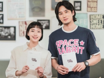 Terbalik dari Drama, Kim Go Eun Akui Punya Selera Humor Cocok dengan Ahn Bo Hyun