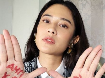  Dian Sastro Disebut Mirip Song Hye Kyo di Foto Ini