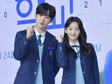 Tayang usai 2 Tahun, Kim Yohan WEi-Cho Yi Hyun Saling Lempar Pujian di Konferensi Pers 'School 2021'