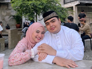 Meninggal Dunia, 8 Momen Bahagia Ameer Azzikra Bersama Sang Istri