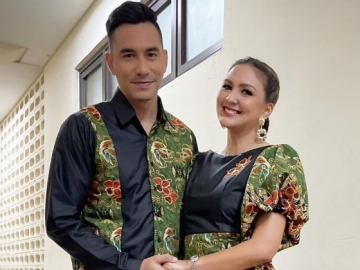 Darius Sinathrya Bagikan Kabar Donna Agnesia dan Putri Masuk RS: Sedih