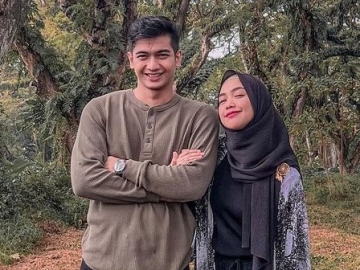 Teuku Ryan Dipeluk Mesra Wanita Lain, Ria Ricis Kok Malah Senyum Semringah?