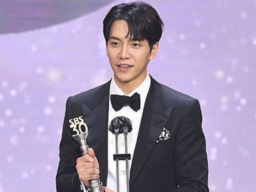 Tim 'My Little Old Boy' Raih Daesang, Lee Seung Gi Sebut Nama Pacar di SBS Entertainment Awards