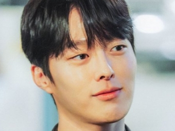 Fans Donasi Untuk Almamater Jang  Ki Yong