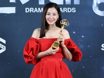Honey Lee Ucapkan Terima Kasih untuk Suami Barunya Usai Bawa Pulang Tropi di SBS Drama Awards