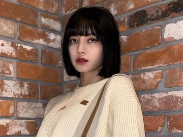 Lisa BLACKPINK Pilih 'Kencan', Intip Keseruan Deretan Seleb Ini Saat Rayakan Tahun Baru 2022