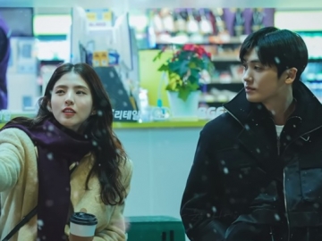 Han So Hee Nangis Sesenggukan di MV OST 'Soundtrack #1', Kode Sad Ending dengan Park Hyung Sik?