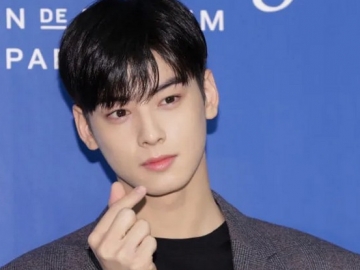  Pamer Dahi Aura Surga, Cha Eun Woo Terpilih Jadi Model Rambut Premium DASHU