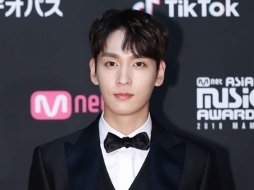 Gemas, Choi Tae Joon Malu-malu Kirim Undangan Nikah dengan Park Shin Hye ke Sahabat