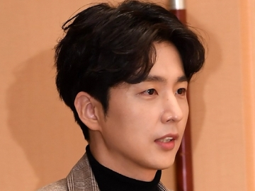 9 Potret Shin Dong Wook 'Now, We Are Breaking Up', Ungkap Hiatus Dengan Alasan Bikin Sedih
