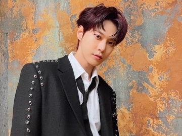 Doyoung NCT Post Foto dengan Tangan Misterius di Hari Ulang Tahun, Milik Siapa?