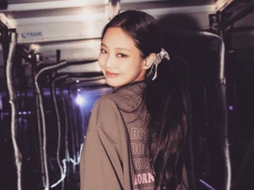 Jennie BLACKPINK Pakai Hijab Kunjungi Masjid Abu Dhabi