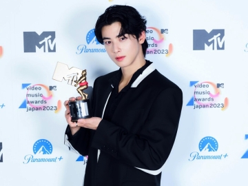 Cha Eunwoo ASTRO Sempat Terima Penghargaan sebelum Terjadi Penikaman di MTV VMAJ 2023