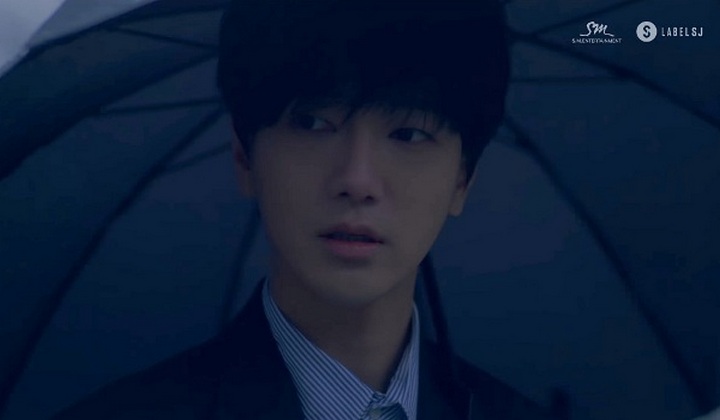 Foto: Yesung SuJu Ajak Fans Galau dengan MV 'Paper Umbrella'