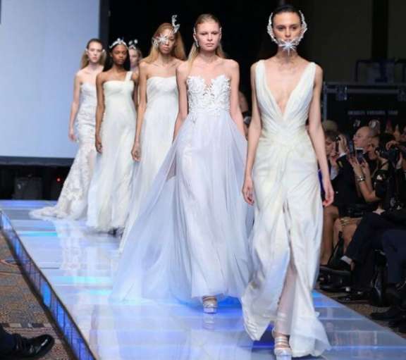 'New York Fashion Week' (NYFW) Memamerkan Aksesoris Karya Yuyung
