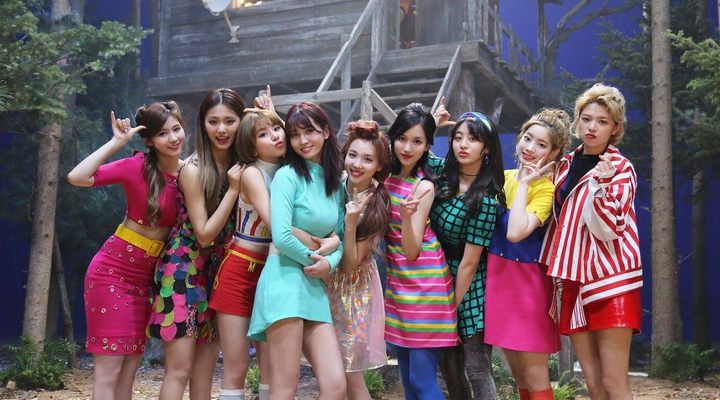 Jelang Debut Resmi, Twice Rilis MV 'Signal' Versi Jepang