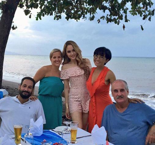 FOTO : Tinggal Berjauhan, Potret Ini Buktikan Kedekatan  