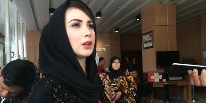 Dulu Nyaris Bunuh Diri, 4 Seleb Indo Cantik Ini Akhirnya ...