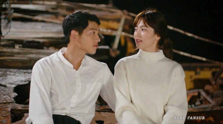 Foto: Sebelum Nikah, Song Joong Ki & Song Hye Kyo Jalani 9 Adegan Romantis di Serial 'DOTS'