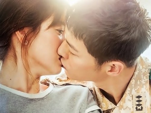 Adegan Ciuman Saat Captain Yoo Menghentikan Celotehan Dr Kang