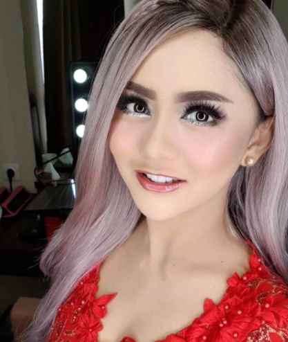 Pamer Rambut Pendek Ternyata Begini Wajah Asli Jenita 