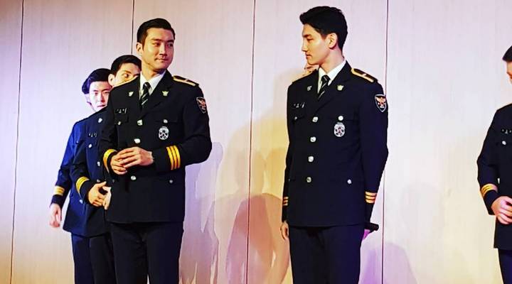 Foto: Tampil di Acara Kepolisian, Changmin & Siwon Kenang Kejayaan Super Junior - TVXQ