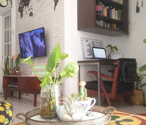 Punya Rumah Tak Terlalu Luas Interior Vintage Ini Bisa 