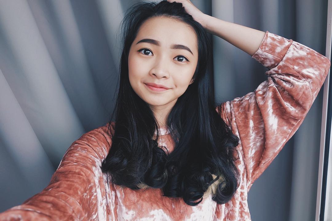 Tak Banyak yang Tahu, Ternyata 5 Seleb Indonesia Ini Beragama Buddha