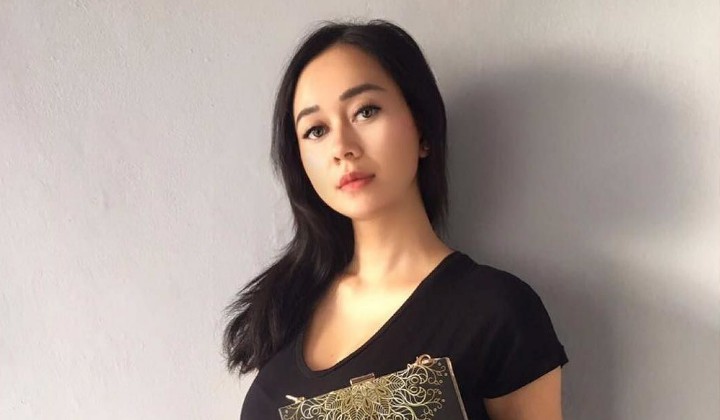 Aura Kasih Pamer Foto Bugil, Fans Merasa Beruntung