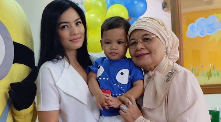 Foto: FOTO : Seru dan Meriahnya Perayaan Ulang Tahun Ibunda Titi Kamal di Puncak