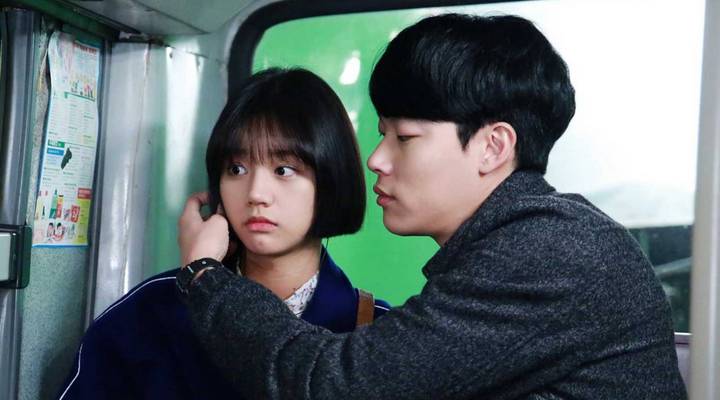 Hyeri dan Ryu Jun Yeol dalam drama Reply 1988.