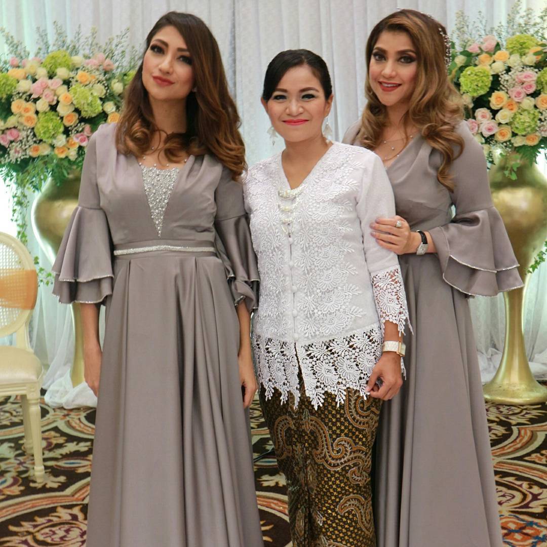 FOTO : Sederet Seleb Hadiri Pesta Pernikahan Adik Bungsu Ayu Azhari