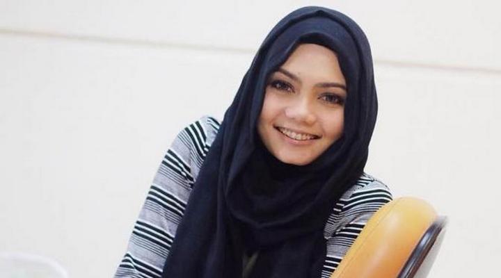 Enggan Bicara Soal Nikah Lagi, Rina Nose: Pokok Nanti Tahu 
