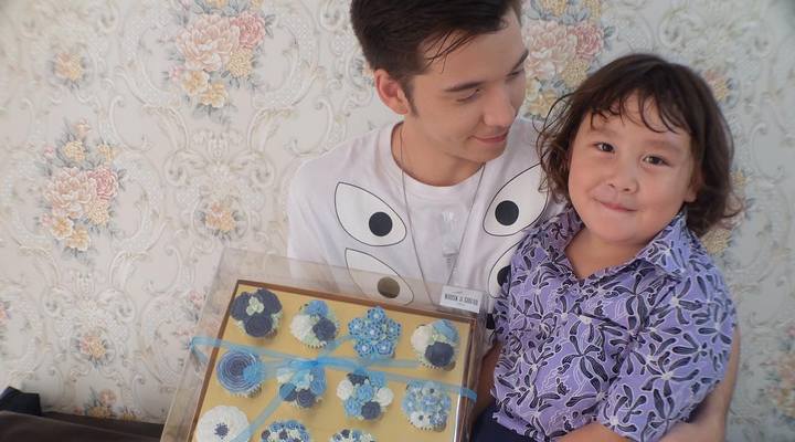 Stefan William Unggah Foto Celine Evangelista Bareng Anak 