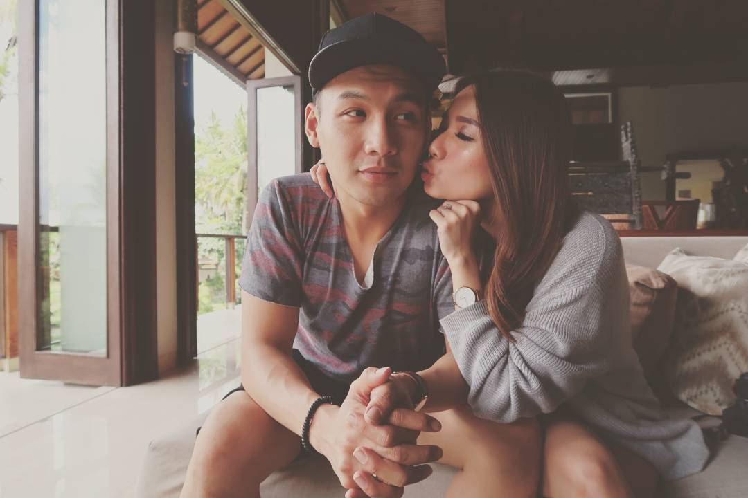 FOTO: Pamer Bikini dan Renang Bareng, Romantisnya Liburan Fendy Chow
