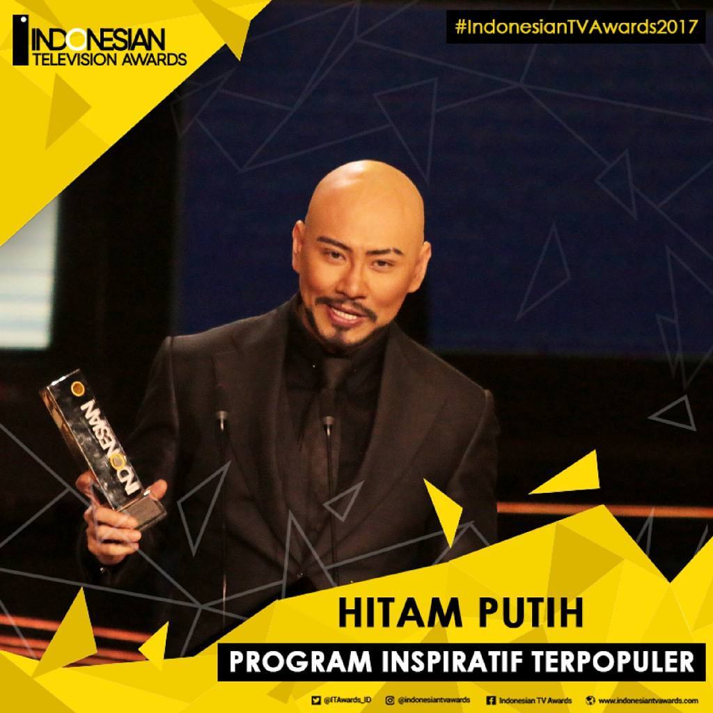 Deddy Corbuzier Wakili Hitam Putih