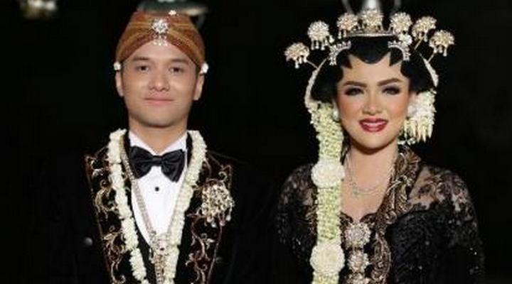 Riasan Nikah Vicky Shu Dipuji Lebih Baik Daripada Makeup 